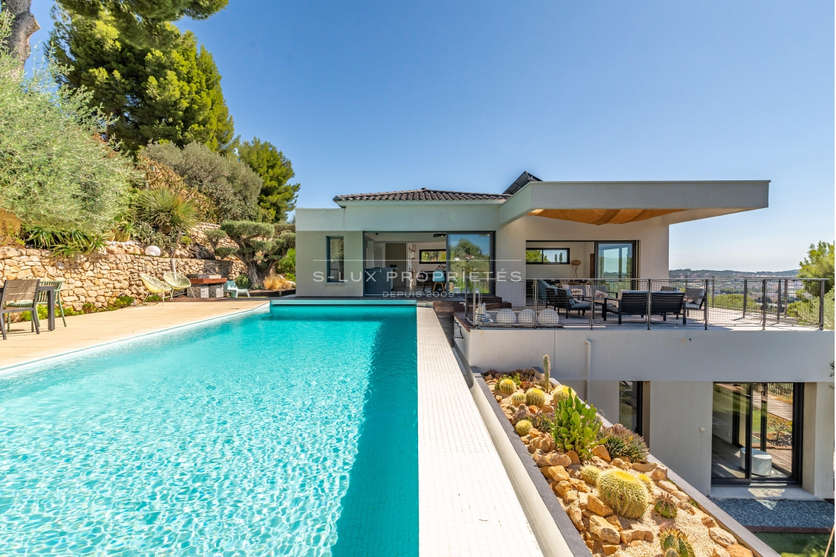 VILLA CYAN