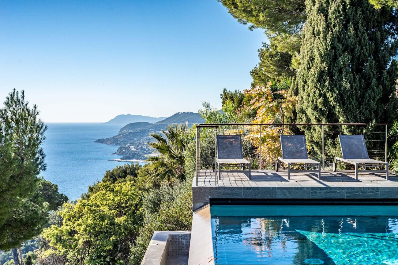 UN BALCON SUR LA MER Carqueiranne